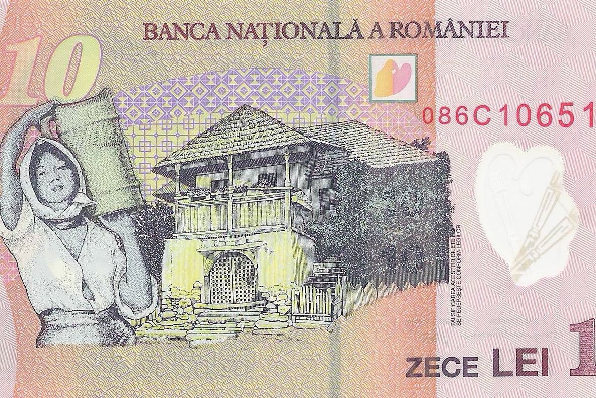 Casa de pe bancnota de 10 lei va putea fi vizitată de turişti. Unde se află ”casa cu blazoane”