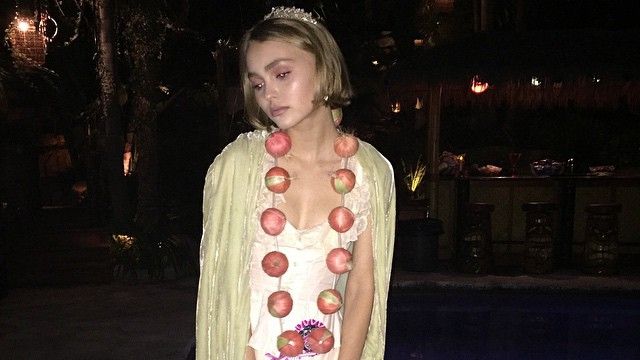 Cum arată fiica lui Johnny Depp şi a Vanessei Paradis. Şi-a sărbătorit aniversarea de 16 ani