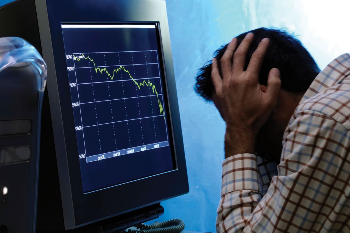 Cât de jos va cădea leul? Prognoza economiștilor care stau cu ochii pe Grecia