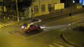 Maşini avariate în intersecţie. Imaginile au fost surprinse pe camerele video 