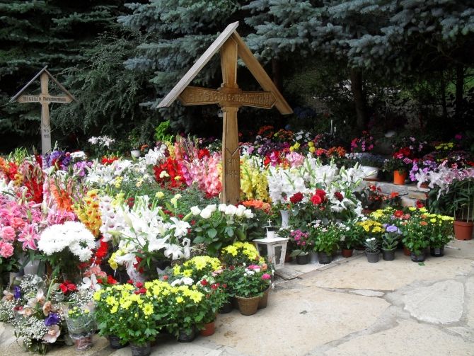 Bărbatul care a profanat mormântul lui Arsenie Boca va fi internat la Psihiatrie 