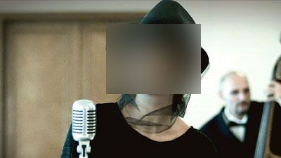 Ce cântăreaţă din România se pregăteşte de nuntă, cu fostul său soţ