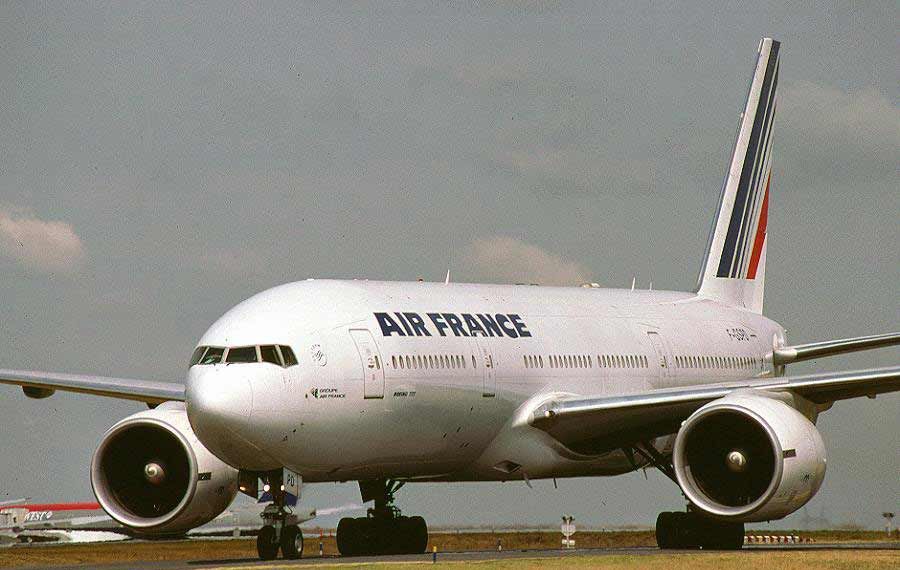 Un Boeing 777 Air France a aterizat de urgenţă, din cauza unei probleme la motor