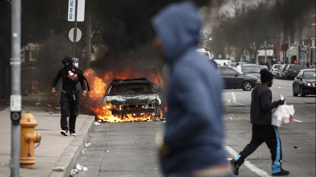 E oficial! A fost violentă moartea tânărului de culoare ce-a iscat un val de violenţă la Baltimore