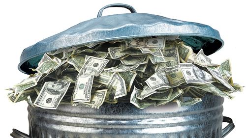 A aruncat o avere la gunoi! Ce bijuterie avea în casă te va șoca