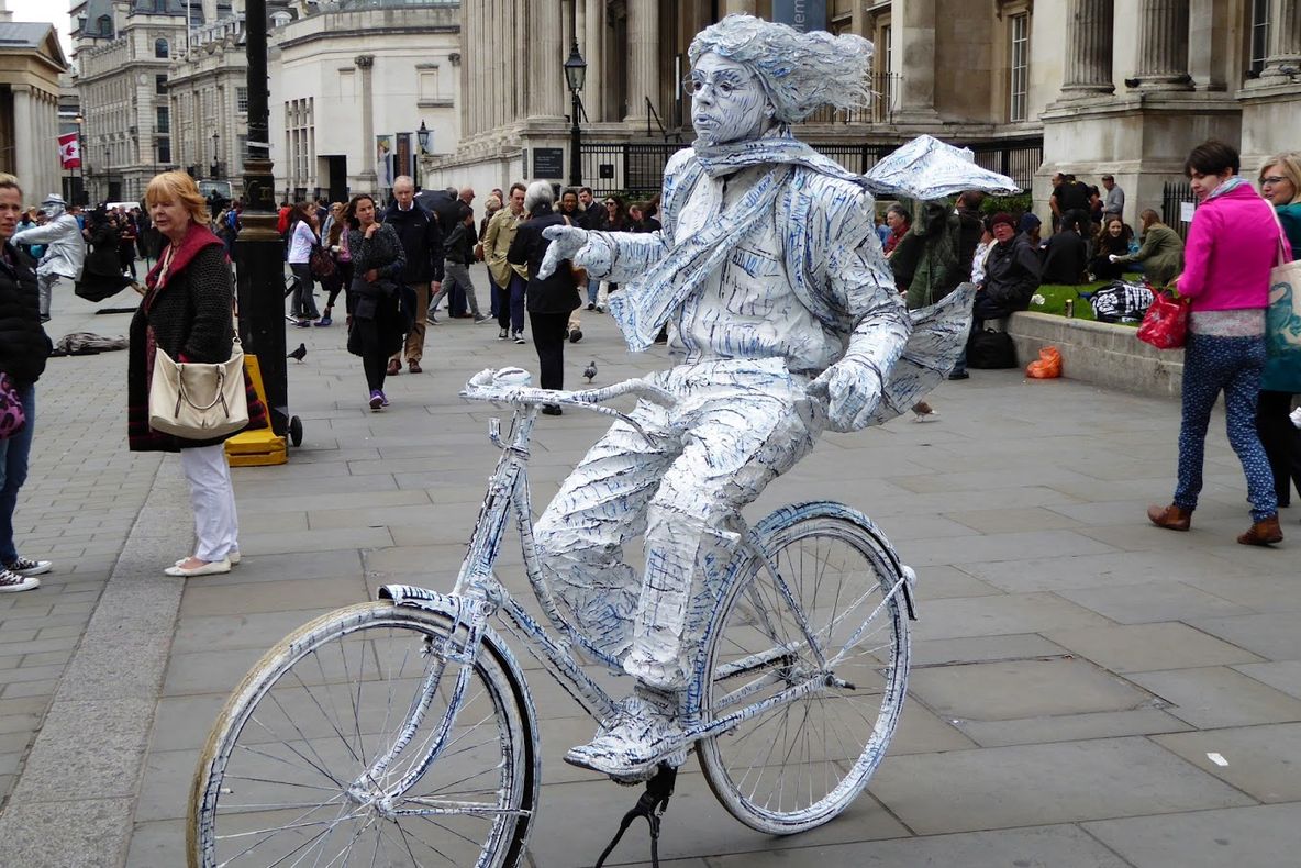 Românii „se bat” cu alți est-europeni pe locurile din zonele turistice din Londra