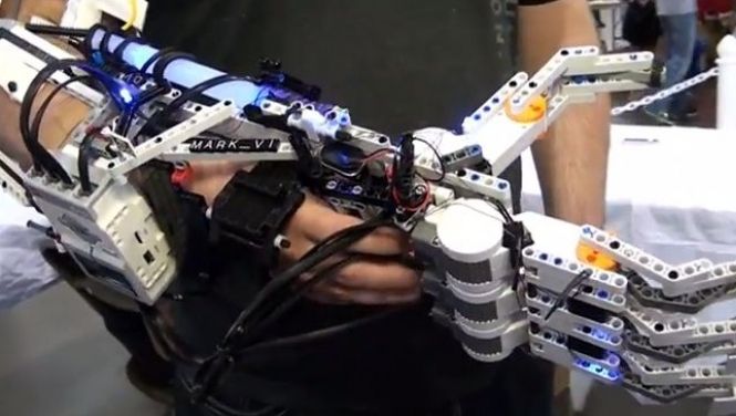 Elevii din Botoșani au construit un braț humanoid. Cum funcţionează