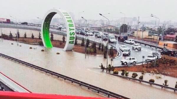 Stare de urgenţă în oraşul Soci, din pricina inundaţiilor, după ploi torenţiale