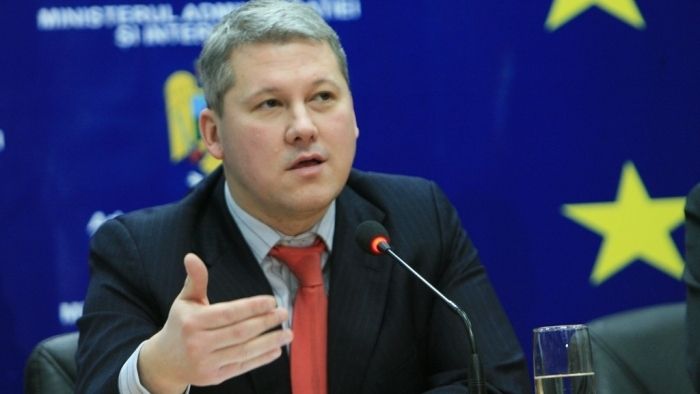 Predoiu: Criza greacă ne obligă la și mai multă responsabilitate. Îi cer lui Ponta să revină urgent 