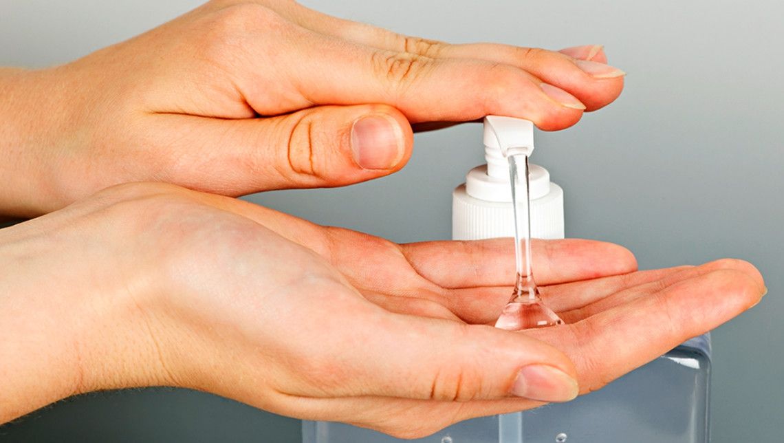 Nu mai folosi dezinfectant pentru mâini! Iată ce poți păți