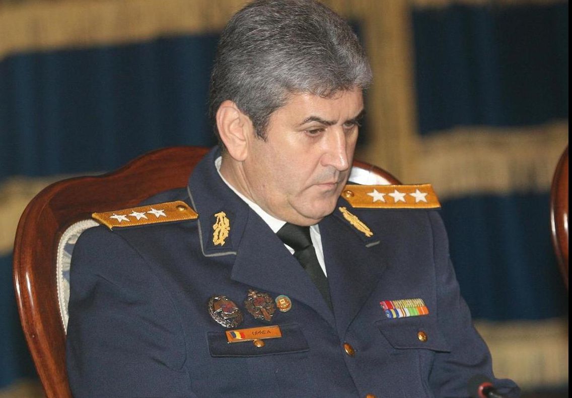 Gabriel Oprea, totul pentru armată! Guvernul a majorat normele de hrană și echipament,tăiate în 2010