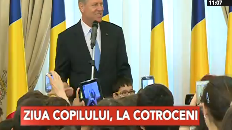 Copiii au dat un atac cu smart-phone-uri la Cotroceni