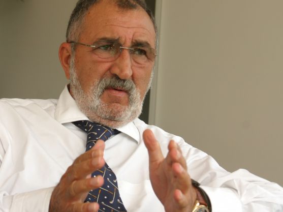 Ion Țiriac, o nouă mutare de senzație: își face 200 de benzinării cu prețuri reduse