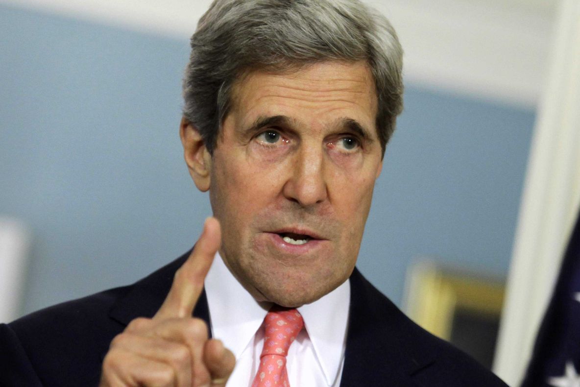 SUA răspund amenințărilor Rusiei. John Kerry îl acuză pe Putin de joc dublu