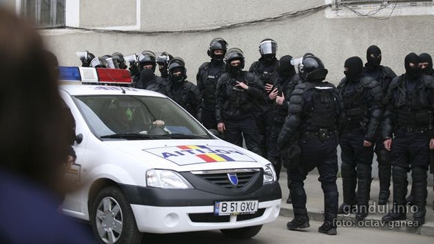 Percheziţii de amploare în Braşov şi Făgăraş, pentru evaziune fiscală. Soţul Alinei Bica, la DIICOT