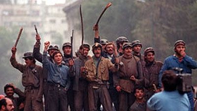 25 de ani de la Mineriade. În ce stadiu este ancheta. Ce acuzații i se aduc lui Ion Iliescu