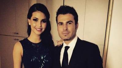 Adi Mutu s-a filmat cu iubita în pat! Cum era îmbrăcată bruneta lui și cine stătea între ei
