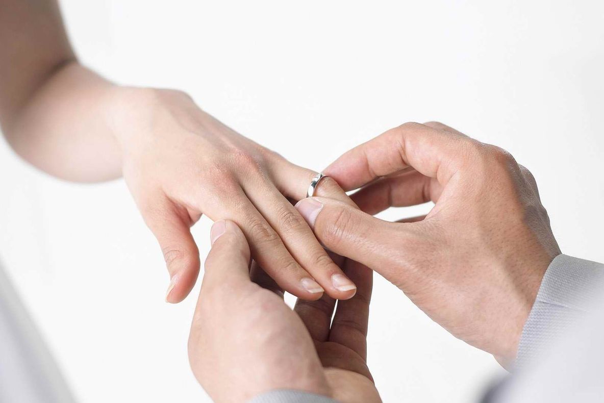 Surpriză! O frumoasă prezentatoare TV s-a măritat cu un cunoscut fotbalist din Liga 1