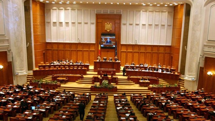Aleșii mai fac un pas pentru pensiile speciale ale funcționarilor parlamentari și ale diplomaților