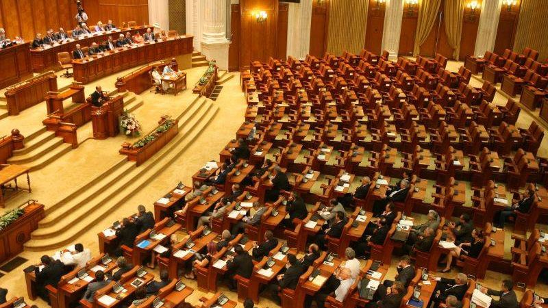 Ziua moţiunilor, atât în Senat cât şi în Camera Deputaţilor