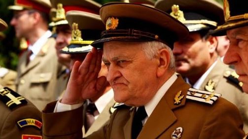 Pensiile militarilor şi diplomaţilor, reîntregite. Măsura vizează şi funcţionarii parlamentari