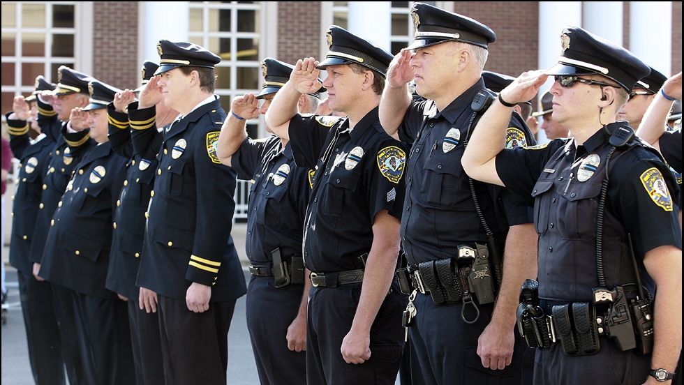 Două persoane pe zi! Atât a omorât poliţia americană în 2015