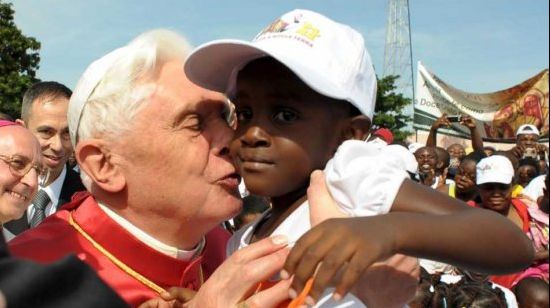 Cetatea Vaticanului: un fost înalt prelat e judecat sub acuzaţia de pedofilie