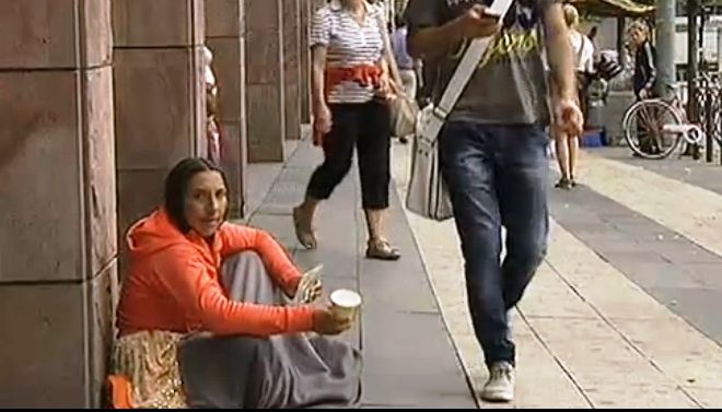 Suedia iubeşte cerşetoria, dar urăşte cerşetorii... români, mai ales