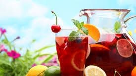 Șapte băuturi răcoritoare pe care trebuie să le încerci vara aceasta, pe caniculă 