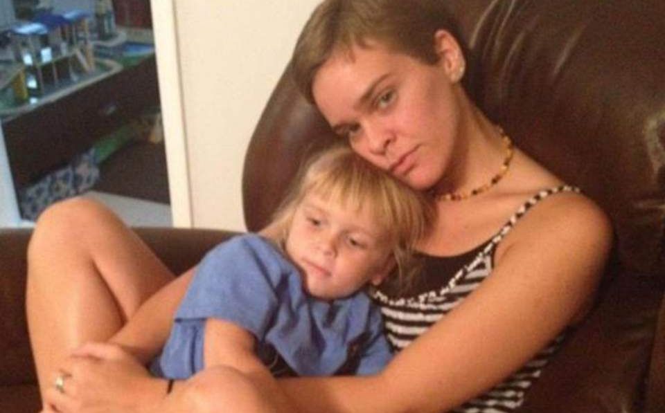 Povestea care a îngrozit lumea. Ce i-a făcut această mamă copilului în fiecare zi, timp de 5 ani