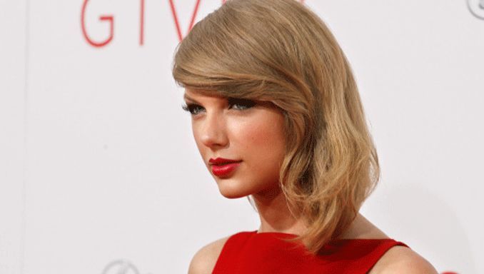 Femeia care a îngenuncheat Apple a fost proclamată "Regina Internetului"