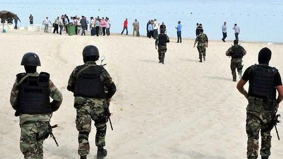 Anunțul MAE după atacul terorist din Tunisia, soldat cu zeci de morți. 298 de români se află acolo