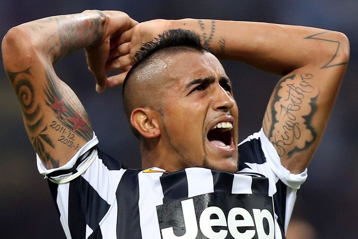 Starul chilienilor, Arturo Vidal, implicat într-un grav accident auto: şi-a făcut praf Ferrari-ul