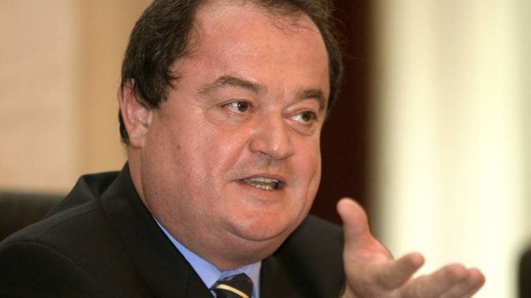 Vasile Blaga: Ponta face foarte mult rău acestei ţări, trebuie să demisioneze. Aroganţa l-a distrus!