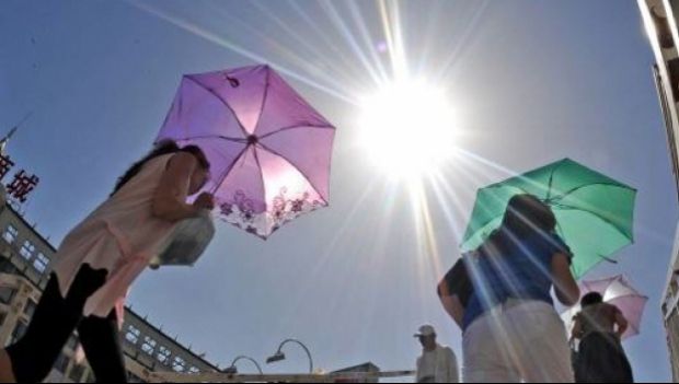 Afecţiunile cauzate de soare. Cum ne ferim de radiaţiile excesive