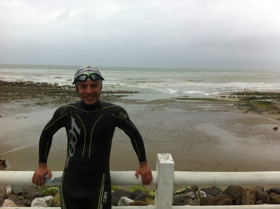  PREMIERĂ: Andrei Roşu, românul menţionat în Cartea Recordurilor, a traversat înot Canalul Mânecii