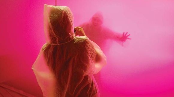 Barul în care te îmbeţi fără să pui gura pe alcool