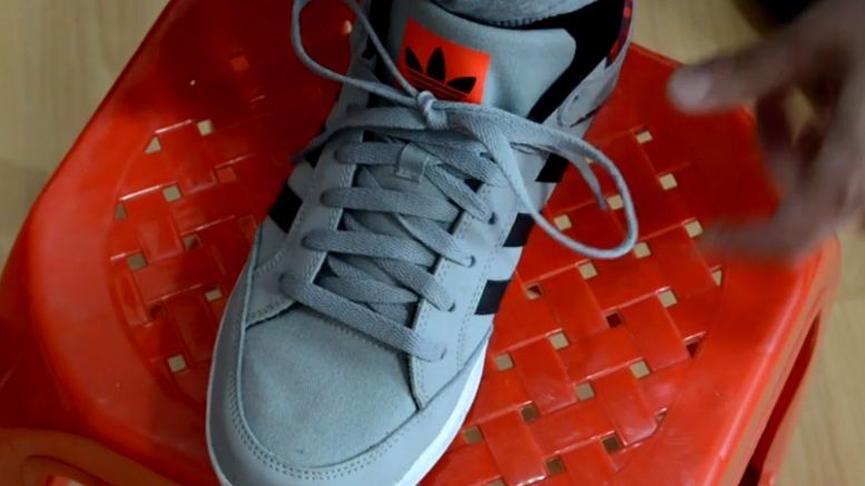 Cum să îți legi șireturile în 2 secunde