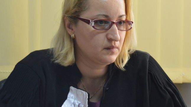 Avocata elevei violate de şapte indivizi atacă dur emisiunea lui Măruţă: "A minţit-o"