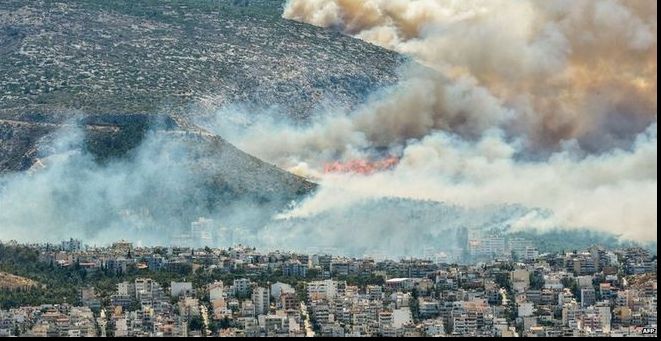 Atena, cuprinsă de flăcări. Incendii devastatoare în Grecia