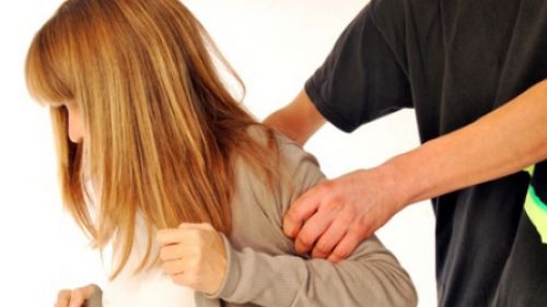 Tânără violată şi bătută cu bestialitate în Sibiu