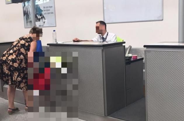 Ce avea în bagaj o româncă care zbura cu avionul la rudele din Spania. Toţi pasagerii au râs