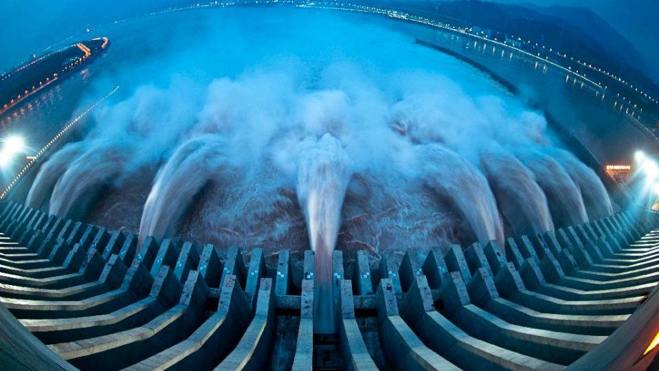 Chinezii ne vor distruge pe toți! Această construcție a sfidat legile Pământului 