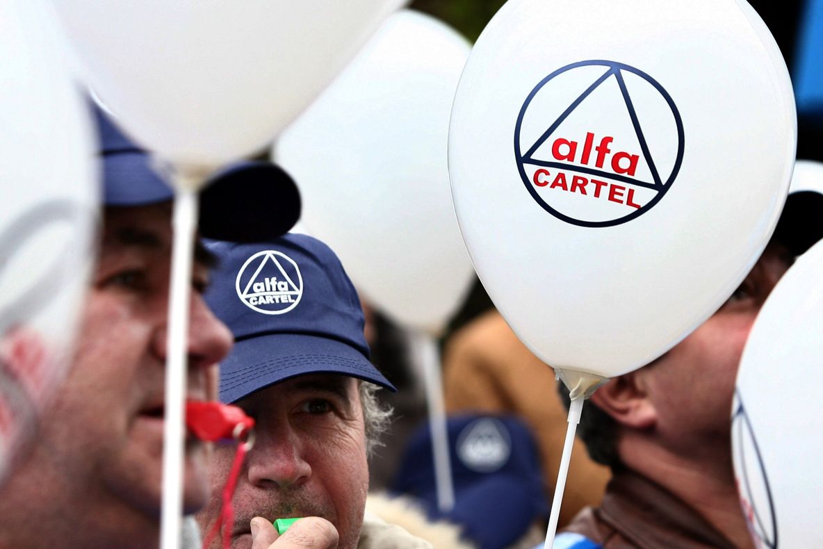 Cartel Alfa, despre majorarea salariilor demnitarilor: Ne-am obişnuit ca Ponta să-şi schimbe părerea