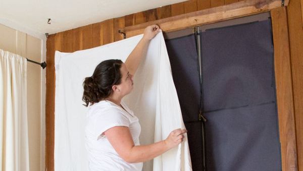 Super-truc pentru a-ţi răcori camera pe caniculă. E foarte simplu