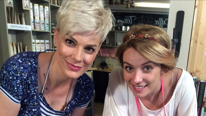 Diana Dumitrescu este femeie de casă. A gătit o prăjitură foarte complicată. VIDEO