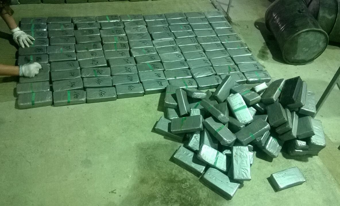 Captură record: peste 330 de kg de heroină, descoperite în Satu Mare. Unde erau ascunse drogurile