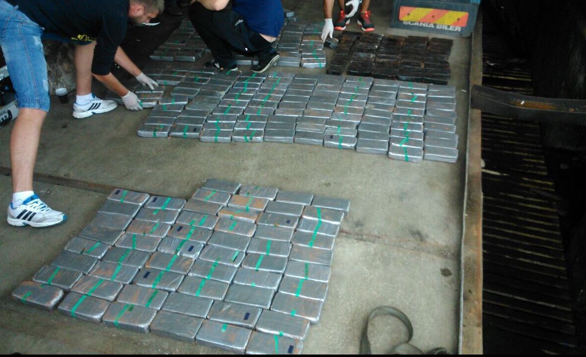 Poliția afgană a confiscat peste o tonă de heroină într-un laborator din nordul țării 