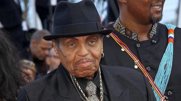 Tatăl lui Michael Jackson a orbit