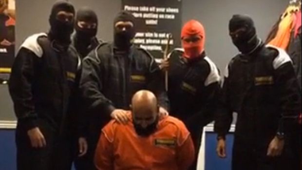 HSBS a concediat câțiva angajați ce-au luat în derâdere Statul Islamic, într-un video postat online